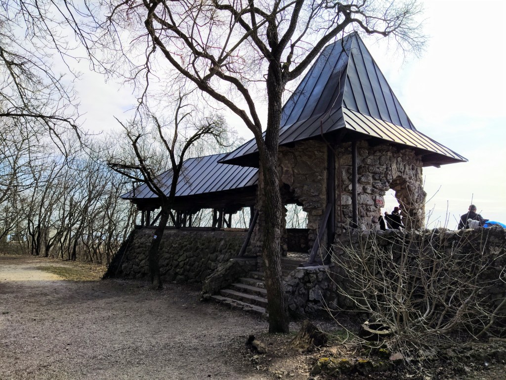 The stone building of the Árpád viewpoint